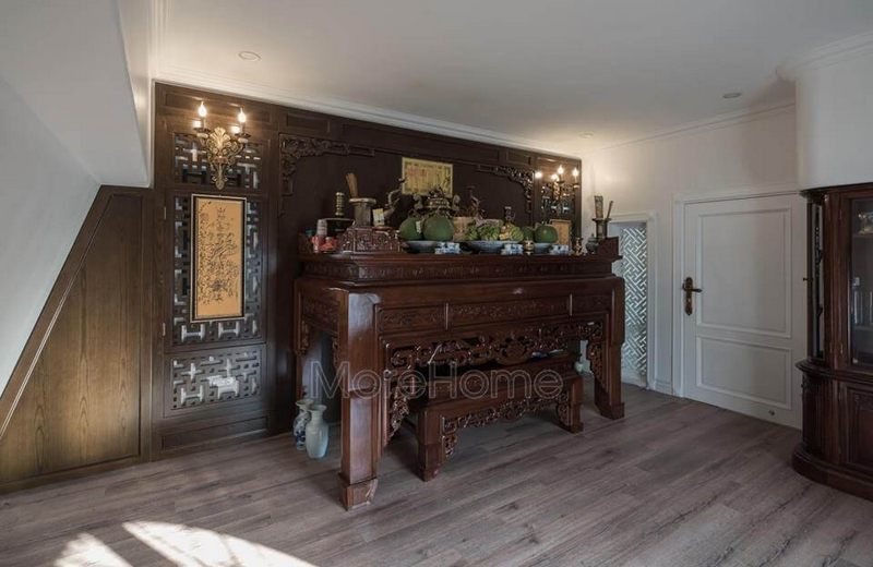 Thi công nội thất phòng thờ trang nghiêm với chất liệu gỗ tự nhiên cao cấp